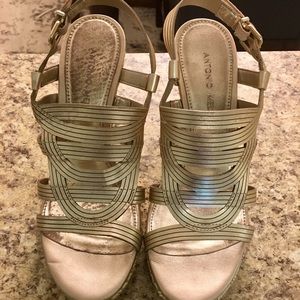 Cute Antonio Melani Gold Sandal.